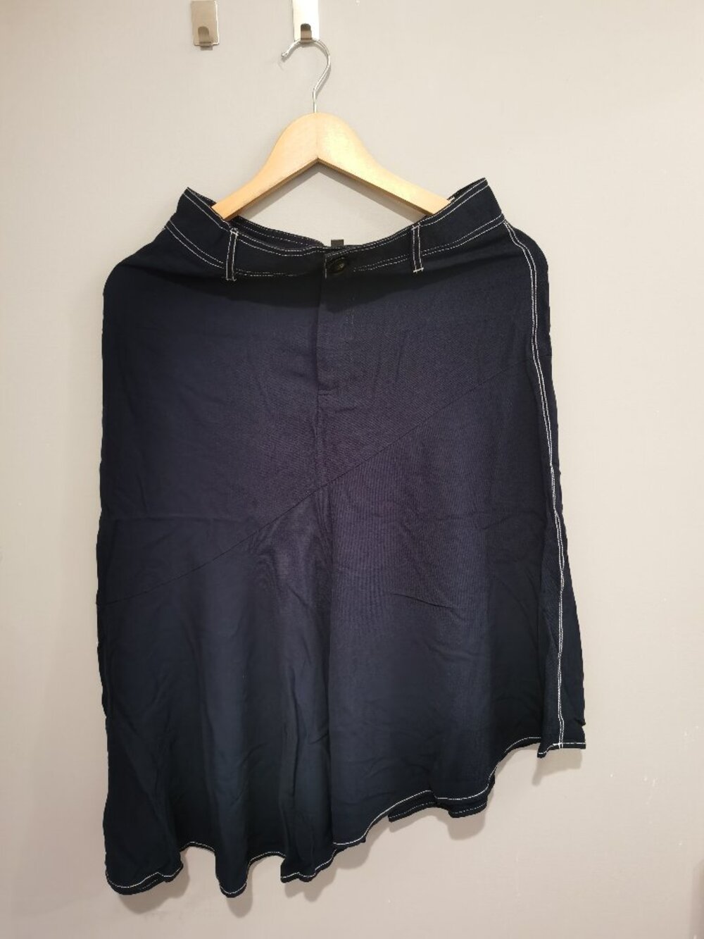 Urban Revivo Navy Contrast Stitch Midi Skirt | Size US10 / EUR42